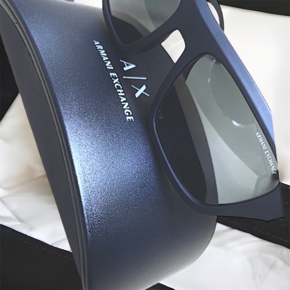 AlX Armani Exchange l Sunglasses Set Sunglasses l Case l Care Kit l New - Picture 4 of 9